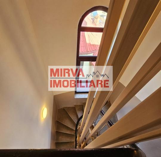 🏢 Spațiu de birouri – 5 camere, 3 băi – Mansardă vilă, Central - Poză 42