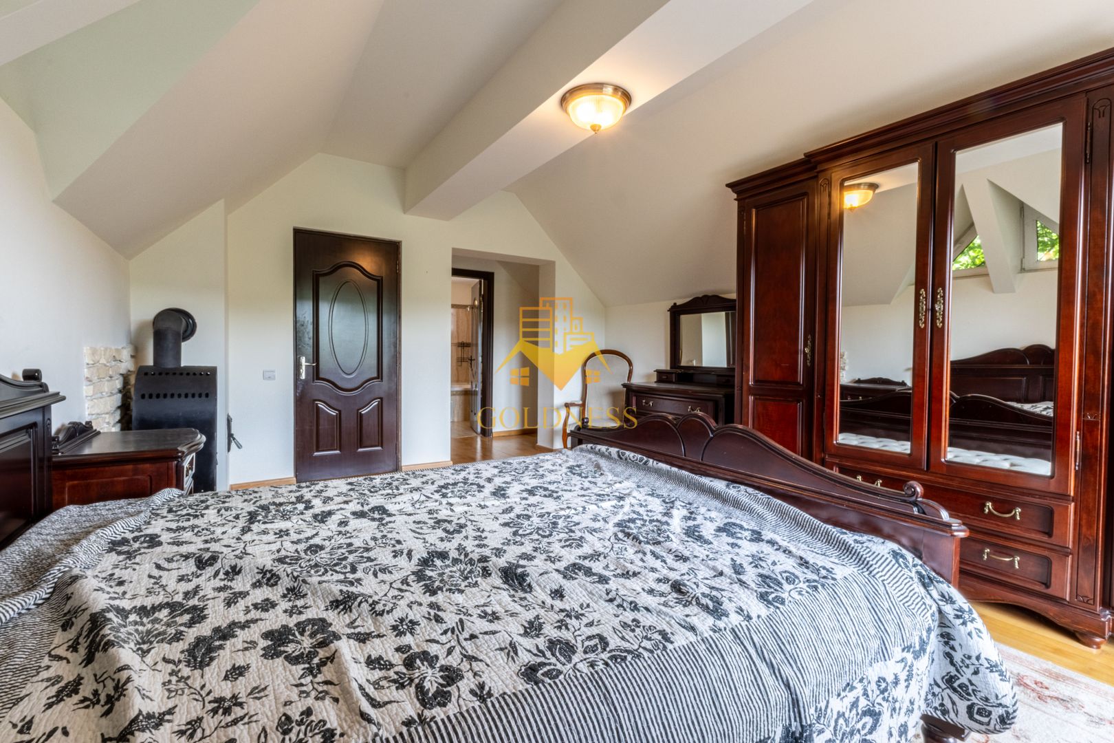 Casa individuala, 5 camere, dressing,garaj, 1000 mp gradina, Borhanci - Poză 5