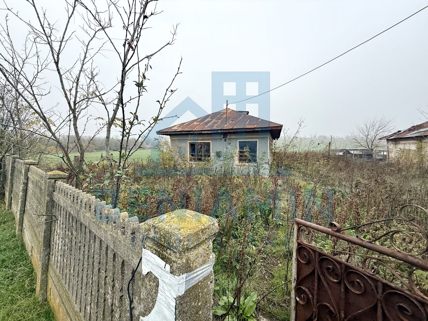 Teren intravilan 1329mp toate utilitatile Mischii langa Stadion - Poză 2