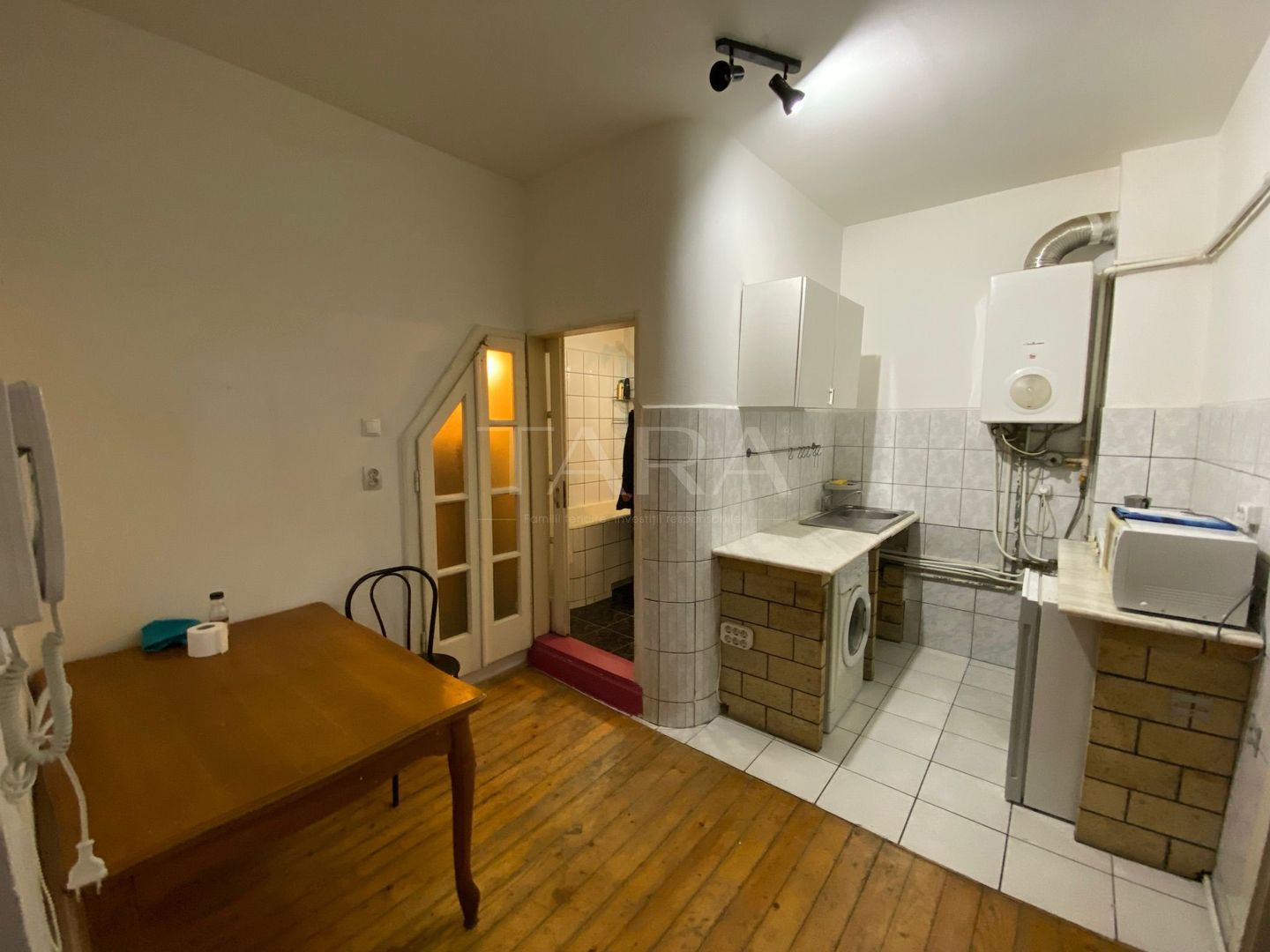 Apartament cochet în zona Gruia, cu autorizație pentru mansardare. - Poză 1