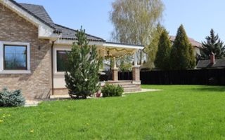 Casa deosebita cu 4 camere, 228 mp, Brașov - Cartierul Stupini - Poză 2