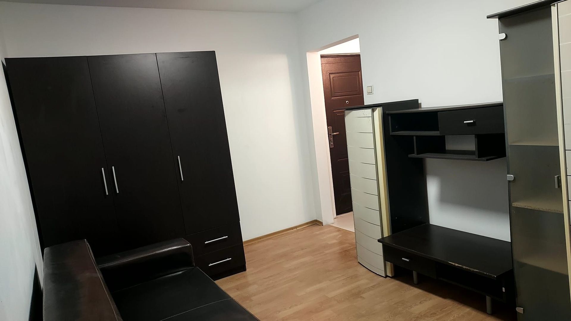 Calea Buziasului | Etaj 1 | Mobilat si utilat | Bucatarie inchisa - Poză 1