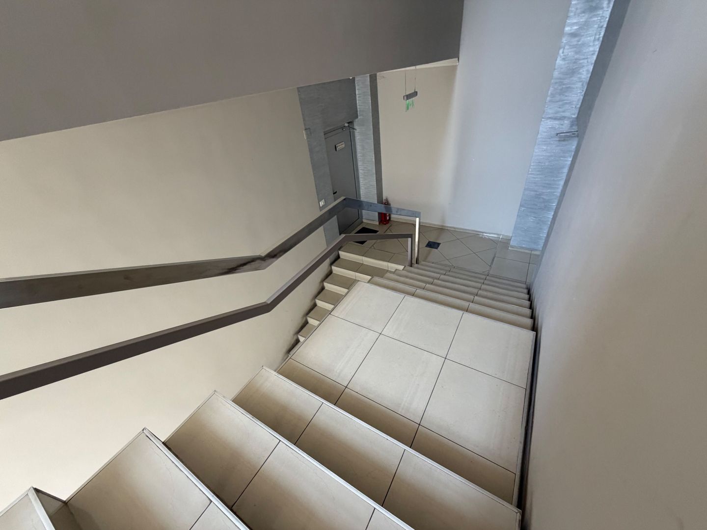 Spatiu de birou de inchiriat - Poză 11