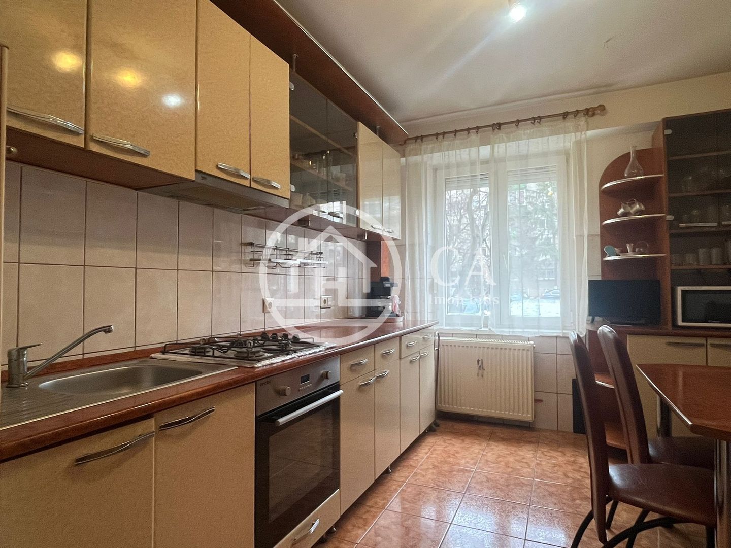 Apartament cu 3 camere de vanzare in zona Decebal, Oradea - Poză 1