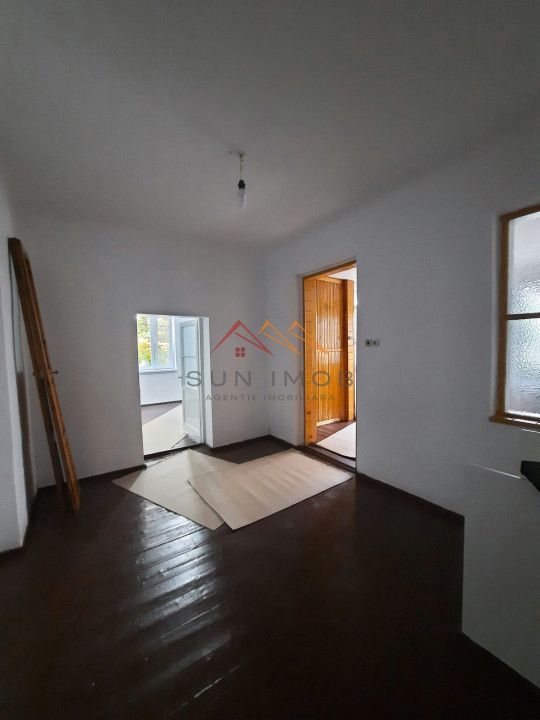 Apartament 2 camere, curte proprie 50 m2, Zona A, Campina, Prahova - Poză 1