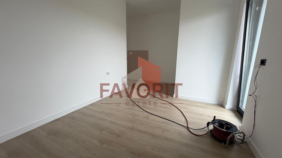Triplex in Sacalaz | Finisaje premium | 4 camere | Asfalt | 2 balcoane - Poză 6