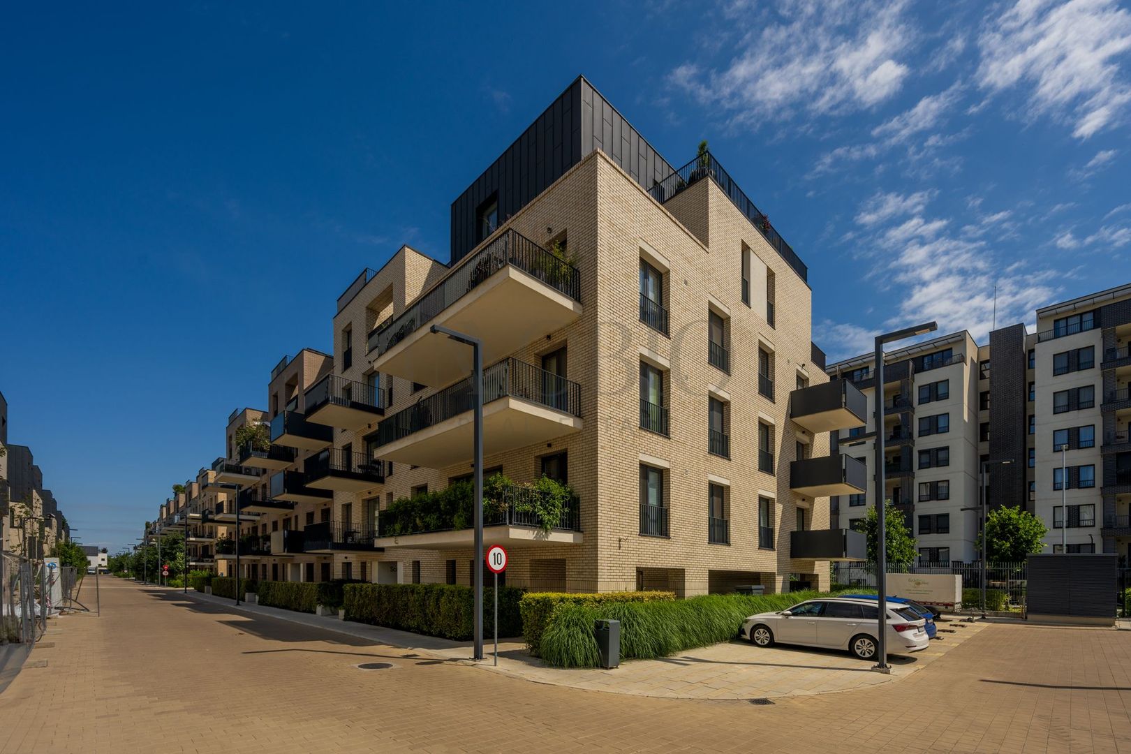 Studio Modern | Gradina Proprie | Avalon Estate - Poză 12
