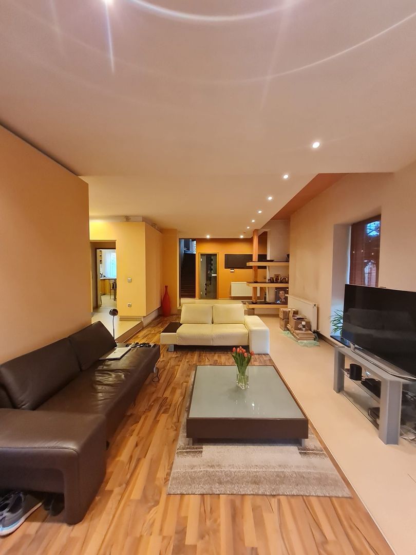 Vila individuala,la 10 min de Piața Victoriei! - Poză 35