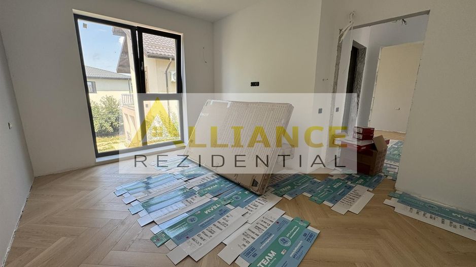 Casa 5 camere tip DUPLEX - 4 bai Terasa + Curte 250 MP - Poză 4