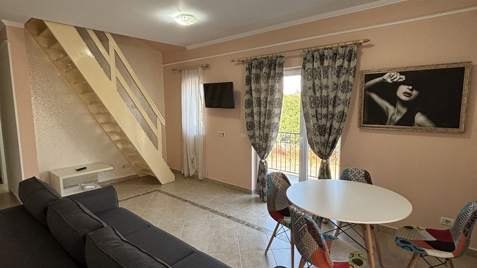 Apartament de  3 camere utilat si mobilat lux / 3 rooms apartment for rent - Poză 2