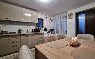 Casă funcțională, curte proprie, finisaje moderne - Poză 1