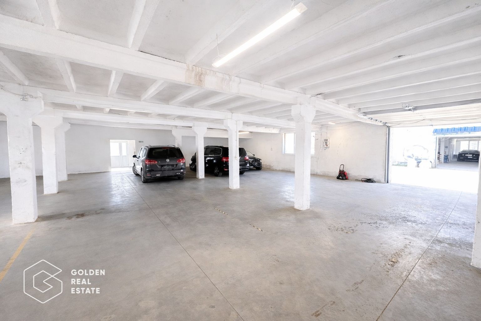 Hala 300mp, 3 camere, parter, pretabil destinatii multiple, zona Aeroport - Poză 3