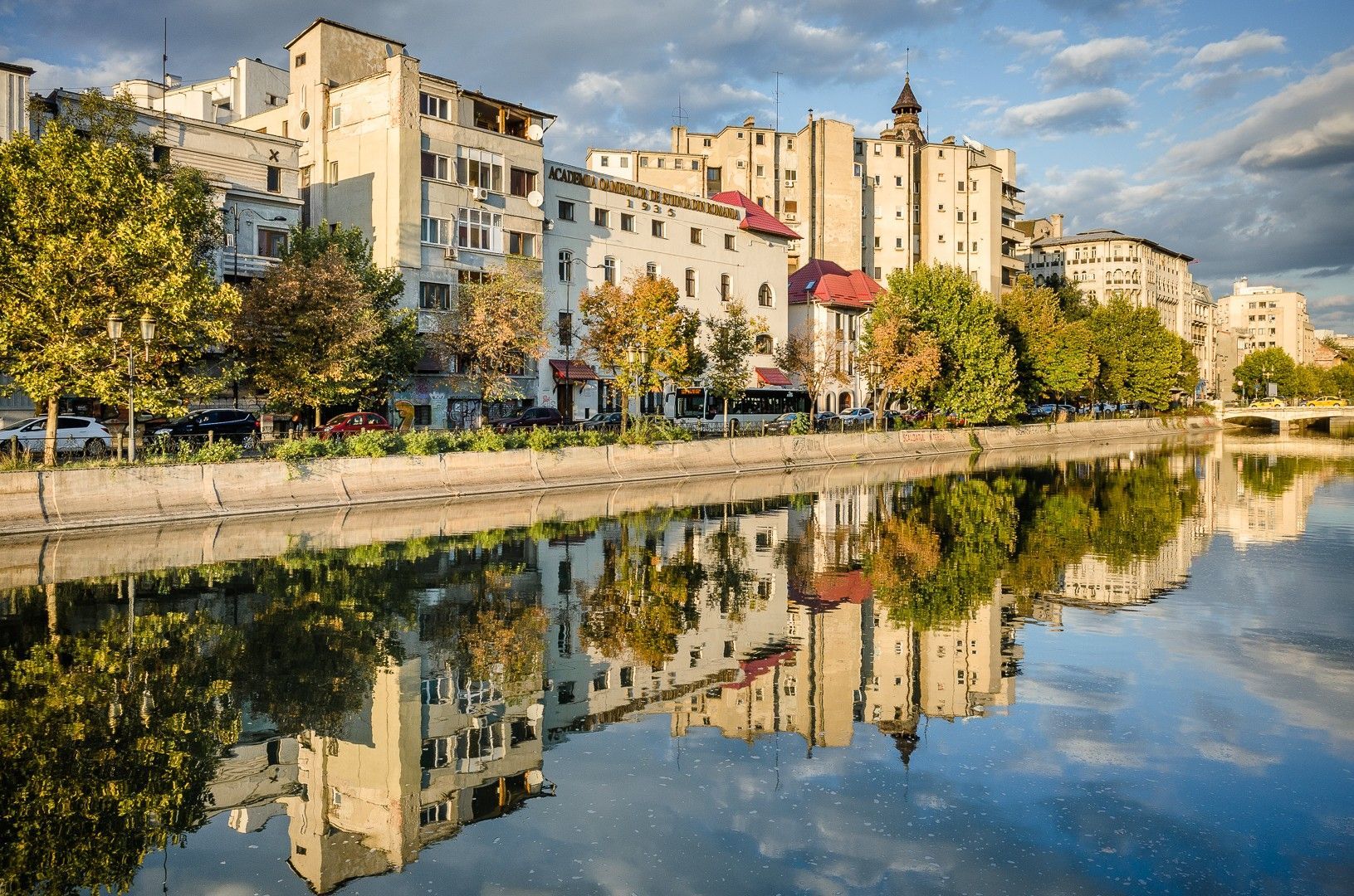 Palatul Parlamentulu Izvor | Cotroceni | Curte libera 300Mp |10 parcari in curte - Poză 99