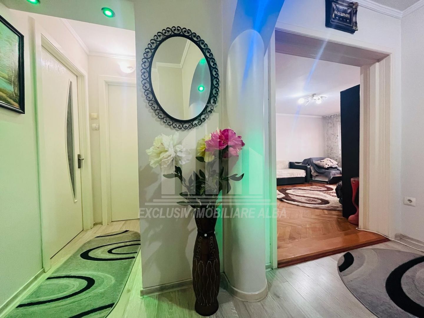 Apartament cu 3 camere decomandate, 2 bai, Cetate - Poză 3