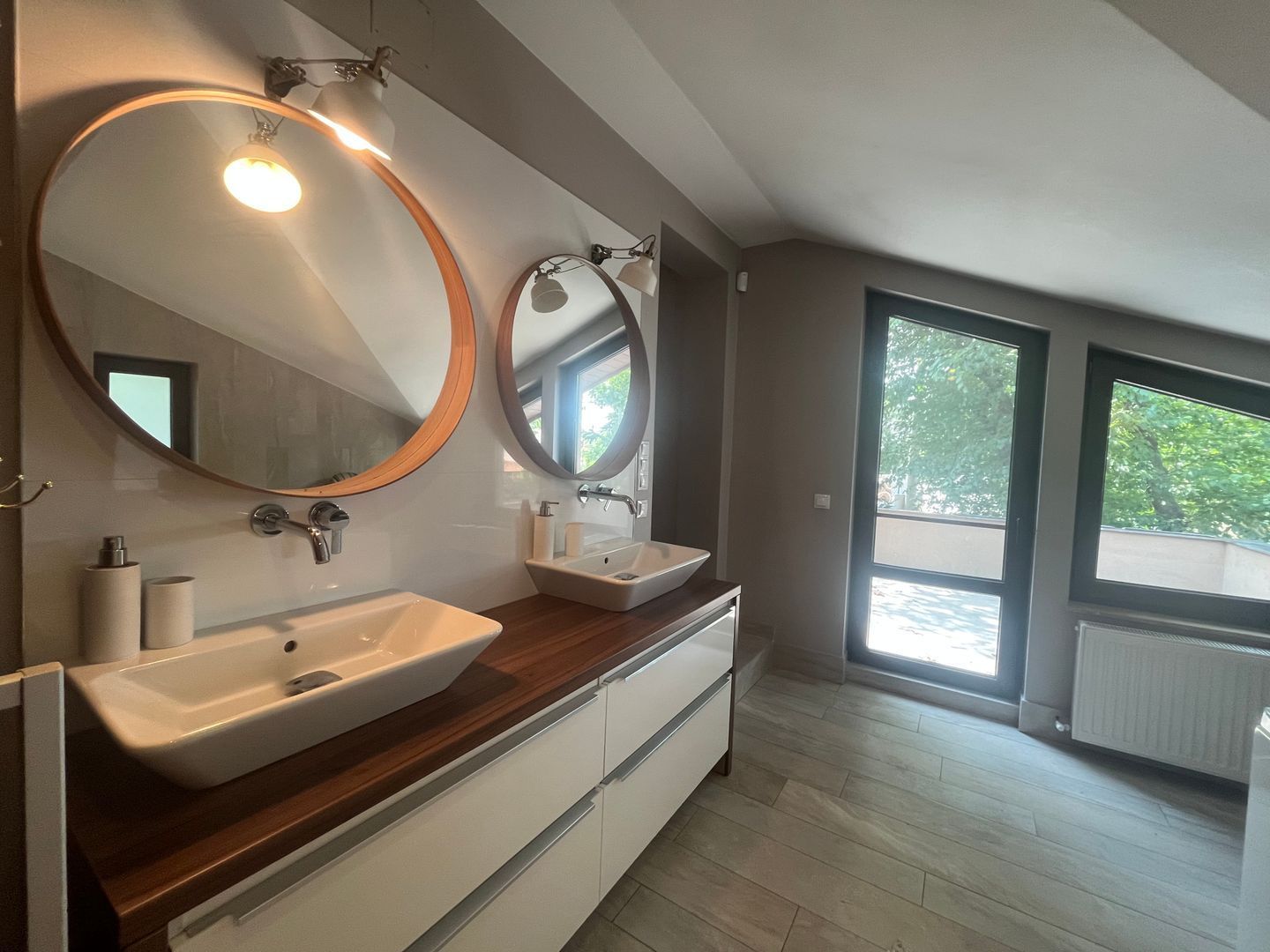 ANDRONACHE | Vila 4 Camere | Garaj | Curte Verde | Ciubar & BBQ - Poză 14