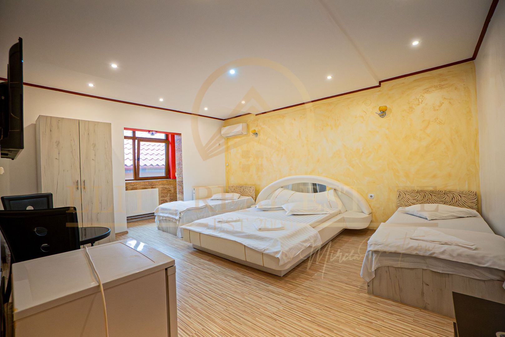 Casă spațioasă cu funcțiune de pensiune – Kamsas - Poză 11