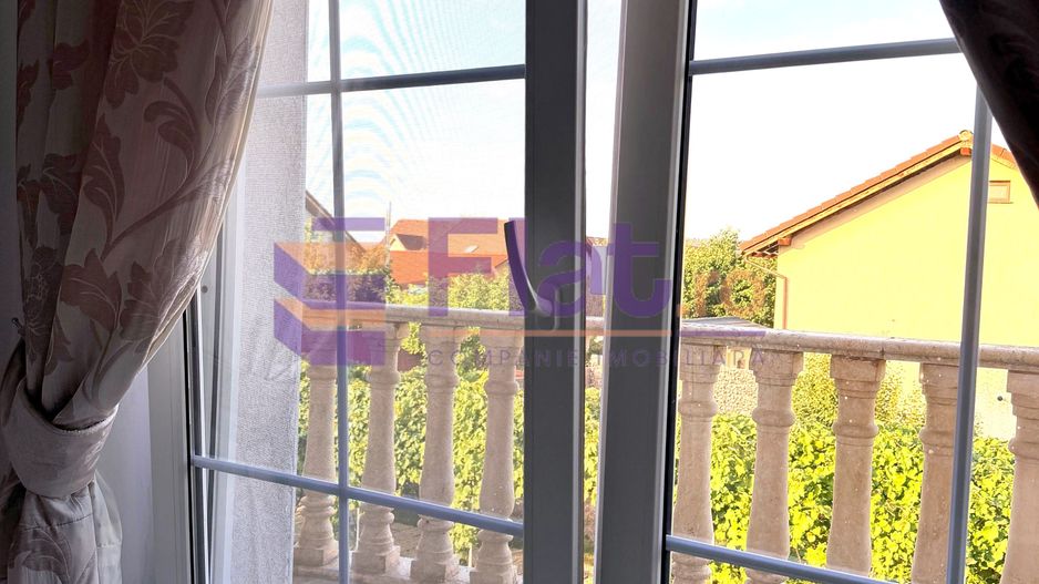 Casă spațioasă și elegantă cu teren  – Sânpetru - Poză 8