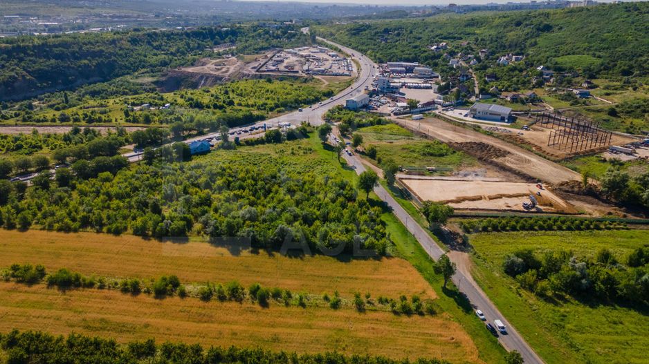 Vânzare teren, 0,8 ha, traseul Chisinau - Truseni - Poză 3