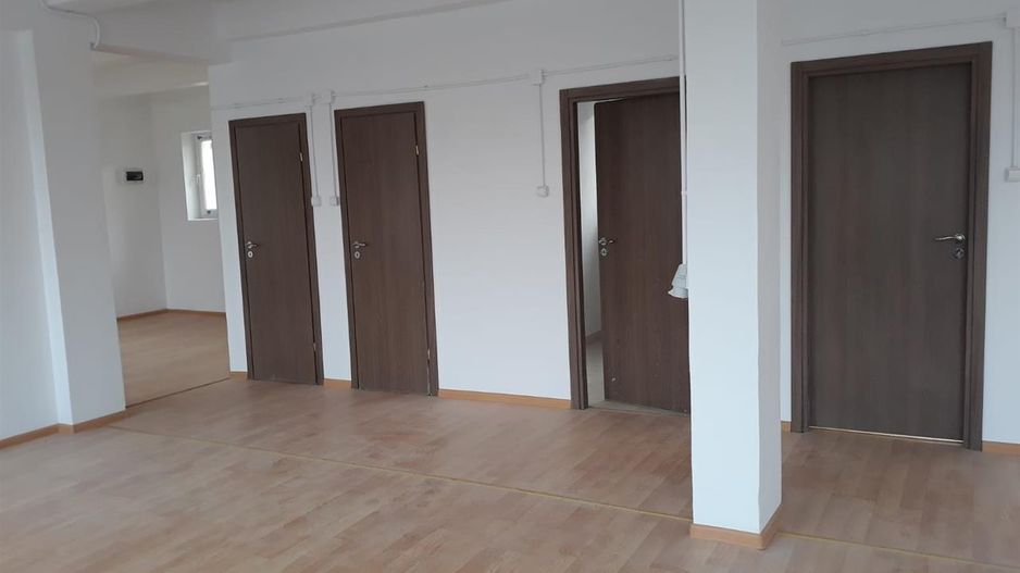 Incepe afacarea ta prospera in unul din aceste Spatii comerciale, Tractorul - Poză 5