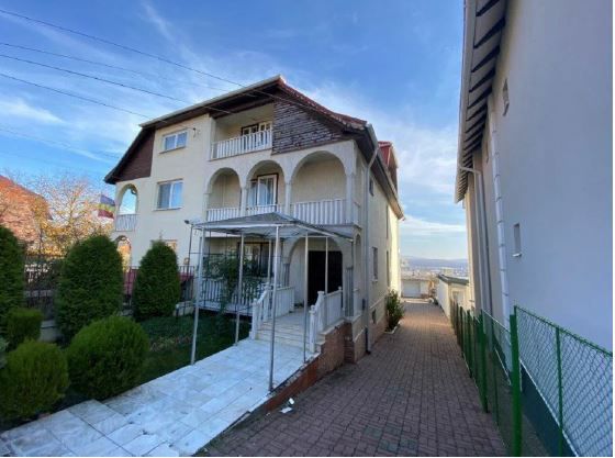 Vila Reghin Mures - Poză 1