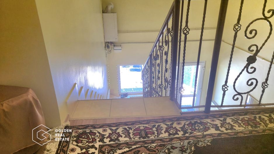 Casa spatiosa cu 5 camere, garaj si gradina, zona Gradiste - Poză 15