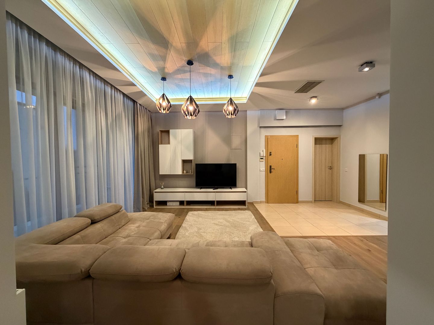 Cel mai frumos apartament, disponibil din August - Poză 2