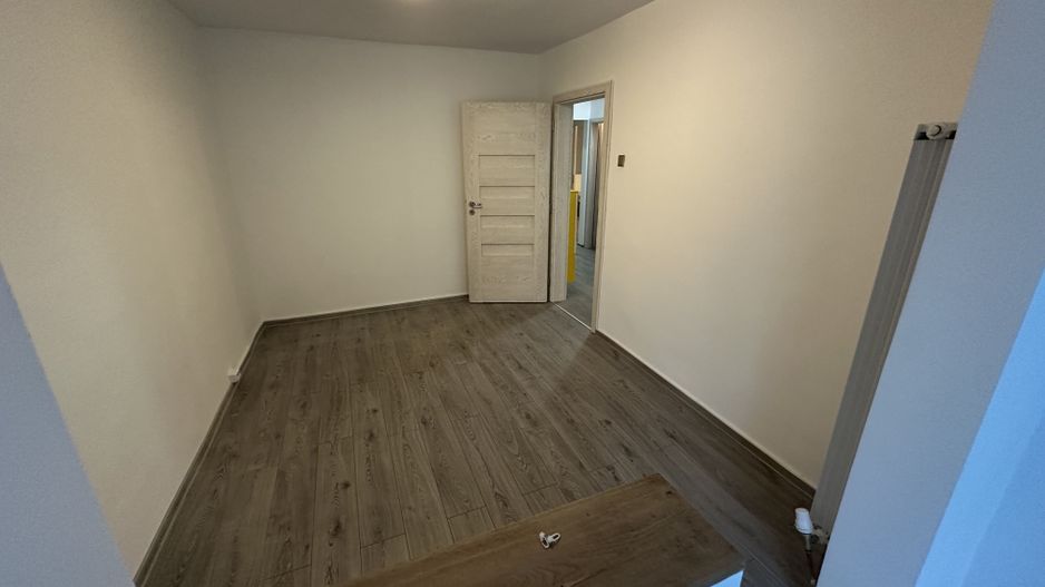 Apartament 3 camere  renovat in zona Lipovei - Poză 18