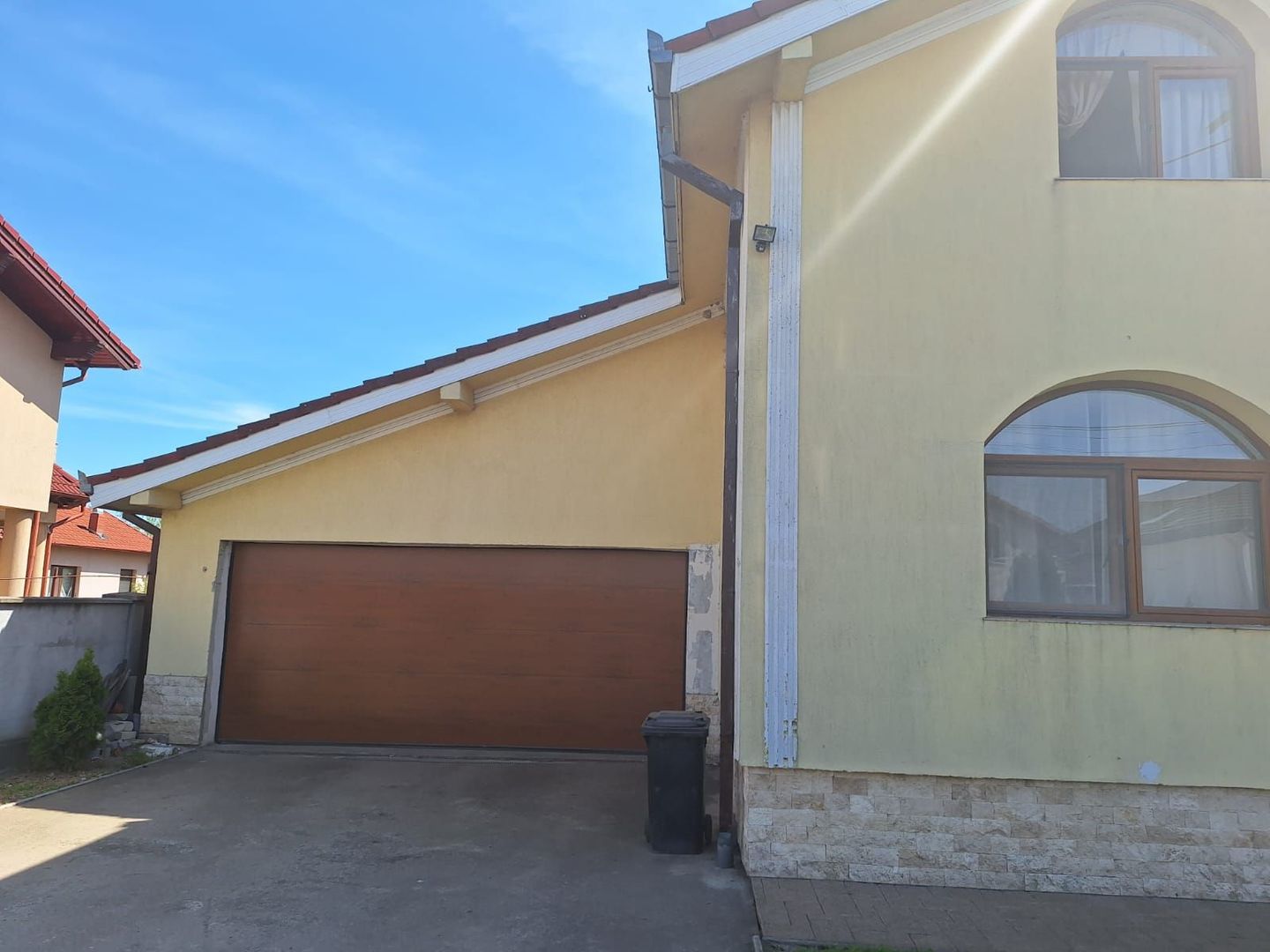 BRASADAS vinde casa individuala 8 cam teren 10 ari Unirii. - Poză 2