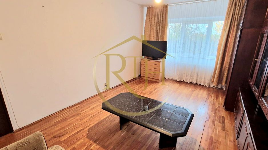 Ofer spre închiriere apartament 3 camere,2 bai, zona Lipovei, 400 euro/lună. - Poză 7