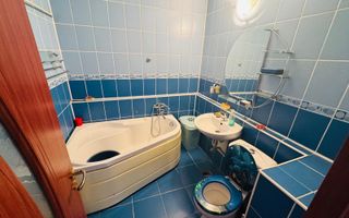 Apartament 3 camere, decomandat,etaj 4 (zona centrala Hotel Traian) - Poză 8