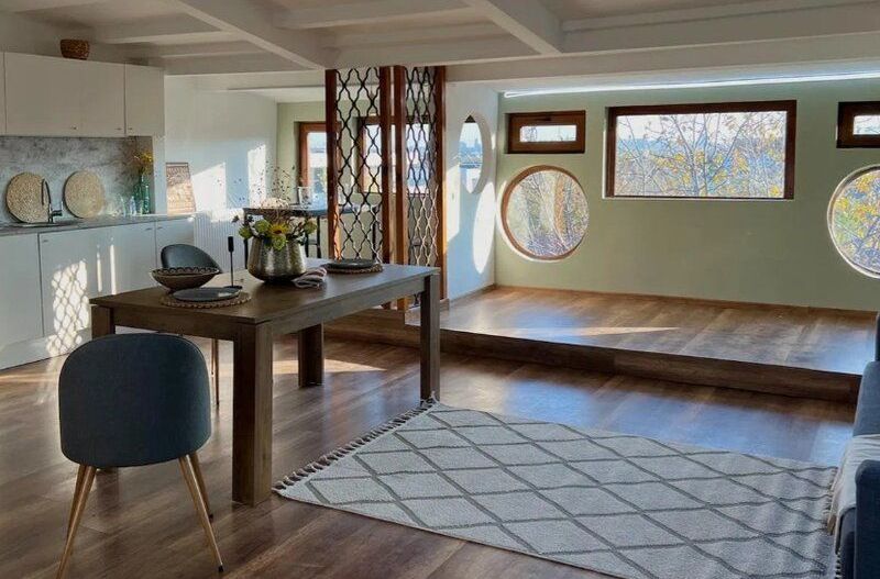 Apartament la mansardă de vânzare – Zona Erou Iancu Nicolae - Poză 2