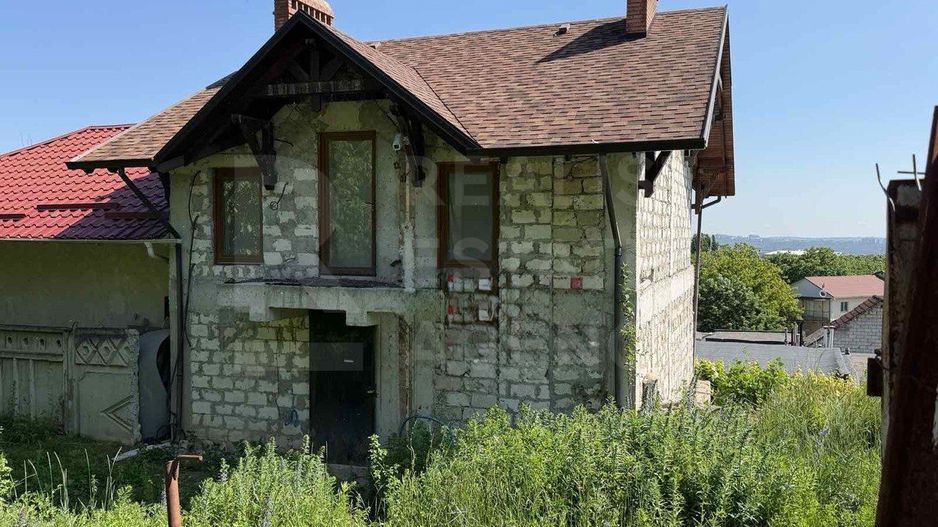 Vânzare , casă 3 camere, amplasat pe strada Spâncenoaia, Centru - Poză 1