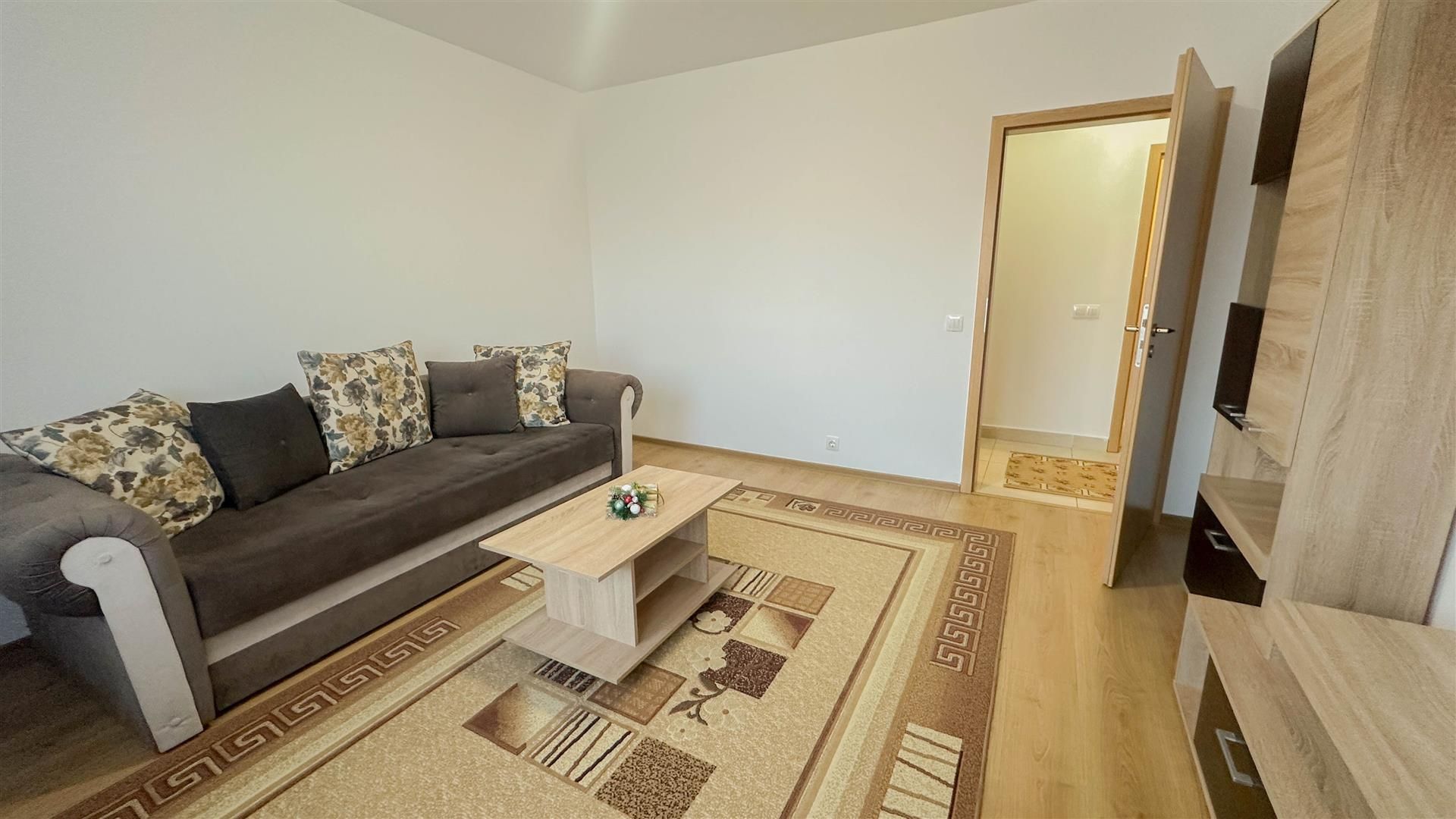 Apartament 3 camere | curte proprie | Loc parcare privat | Tractorul - Poză 2