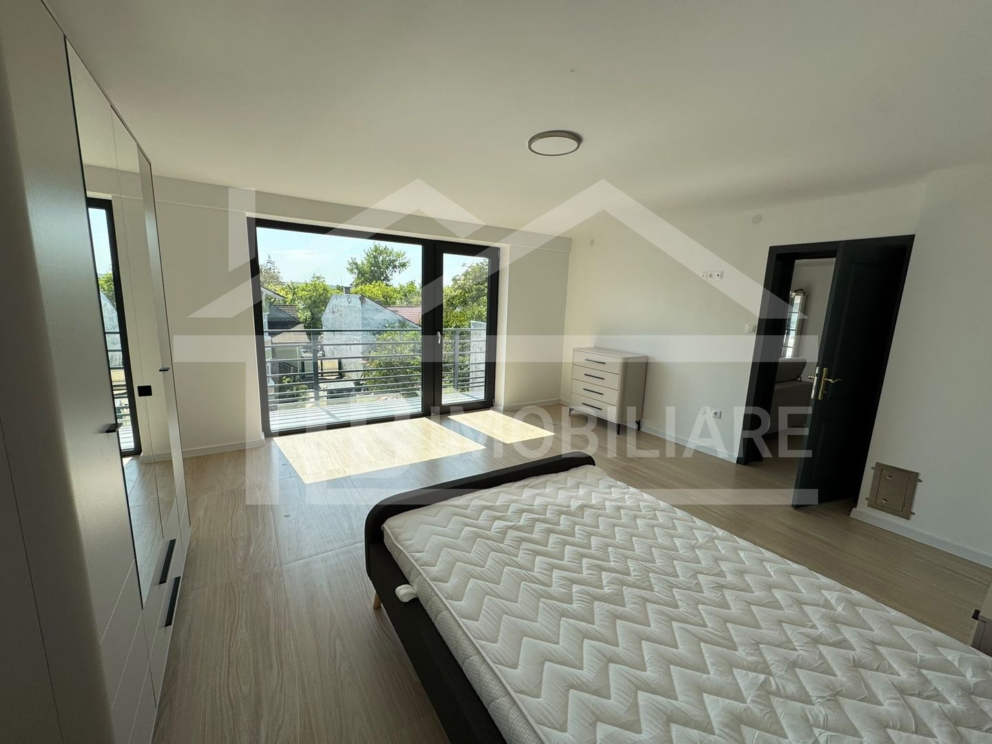 Apartament cu 3 camere, 105 mp, Zona UMFST - Poză 3