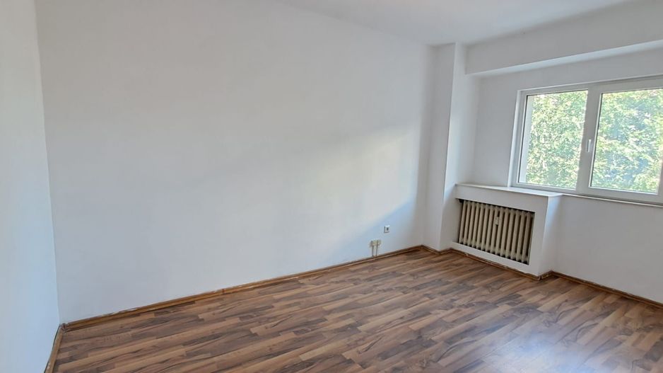 Piata Victoriei, metrou la 300 metri, imobil 3 camere, pretabil BIROU - Poză 5