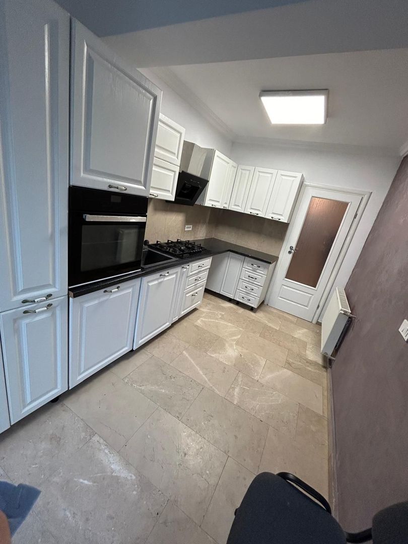 Apartament 2 camere si curte Damaroaia - Poză 3