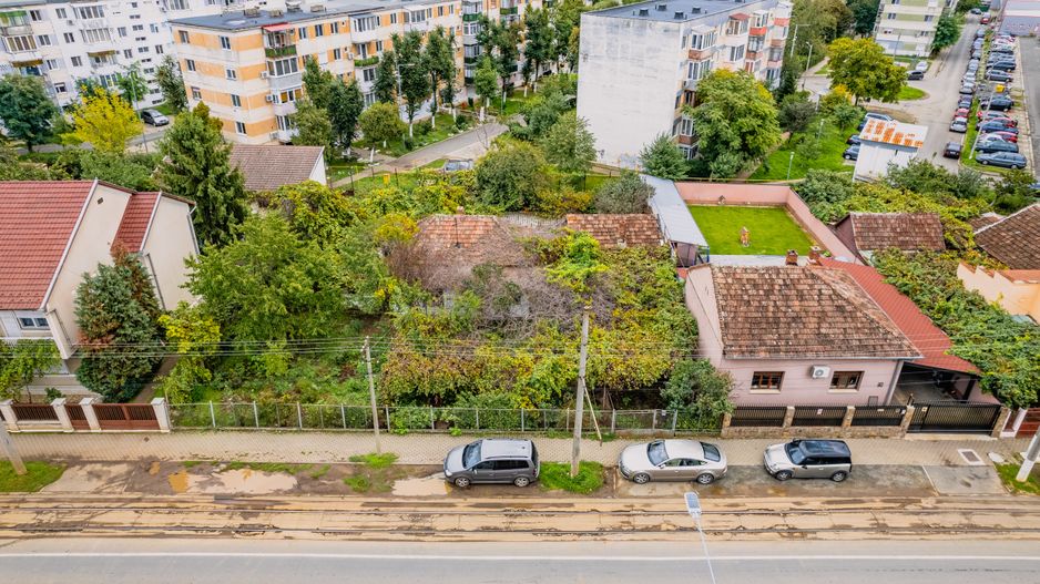 Casă cu teren 900mp în Vlaicu - Poză 1