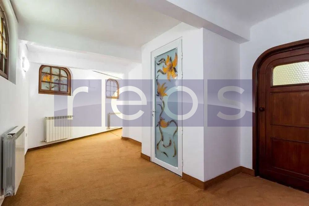 VANZARE SPATIU COMERICAL 141MP INVESTITIE FOISOR DE FOC MOSILOR CENTRAL - Poză 1