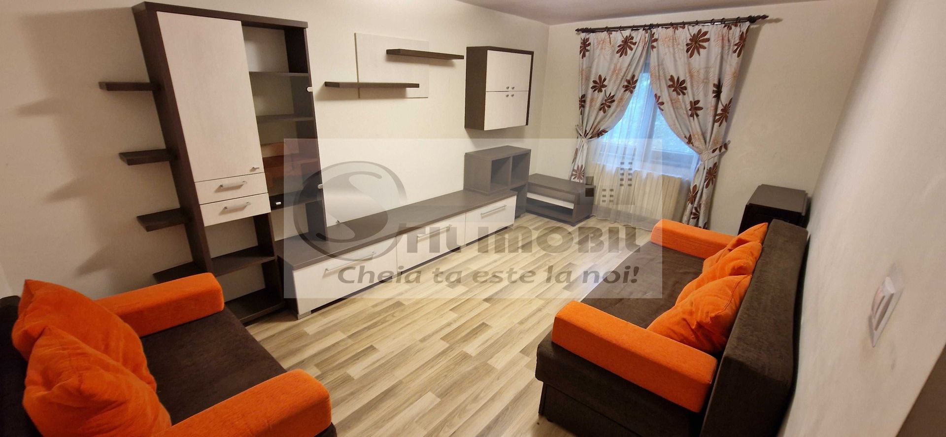 Apartament cu 2 camere, decomandat - Canta, la etaj intermediar ! - Poză 1