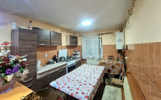 Apartament spatios cu 4 camere, 2 balcoane – Marghita, zona Penny - Poză 1