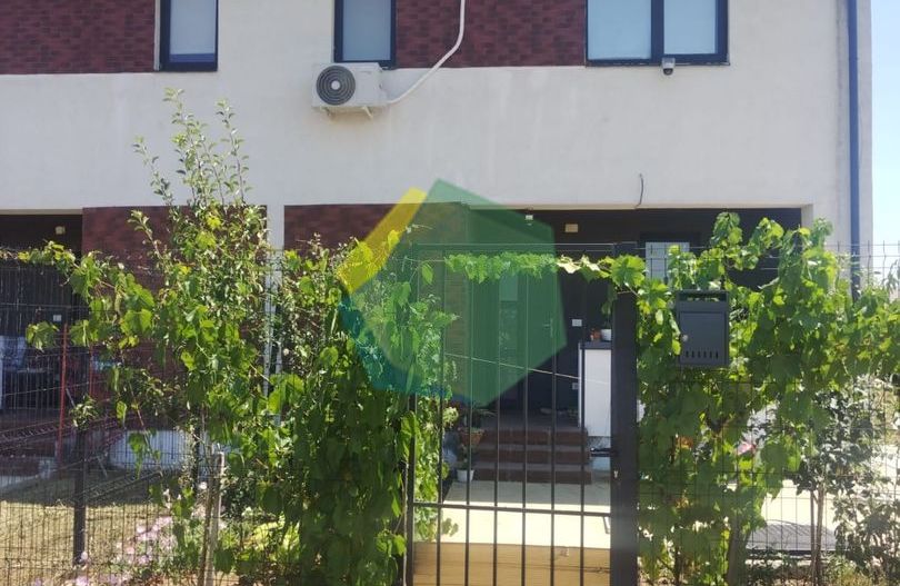 Vilă duplex moderna cu curte generoasa in Otopeni - Poză 12