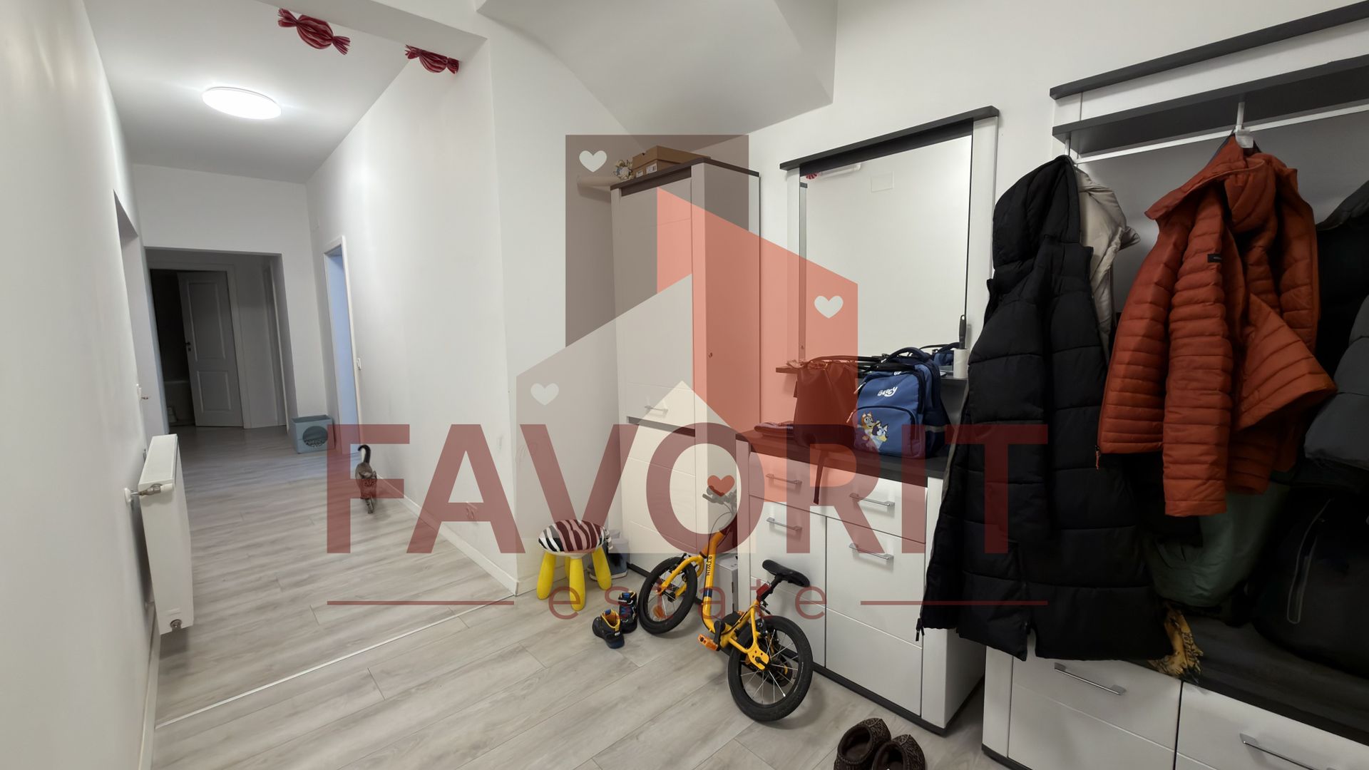 Decomandat. Cu gradina proprie. Mobilat si utilat - Poză 7