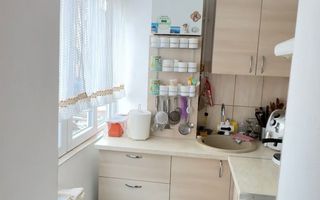 Apartament decomandat 70 mp utili 2 bai pivnita si curte 58 mp Central - Poză 14