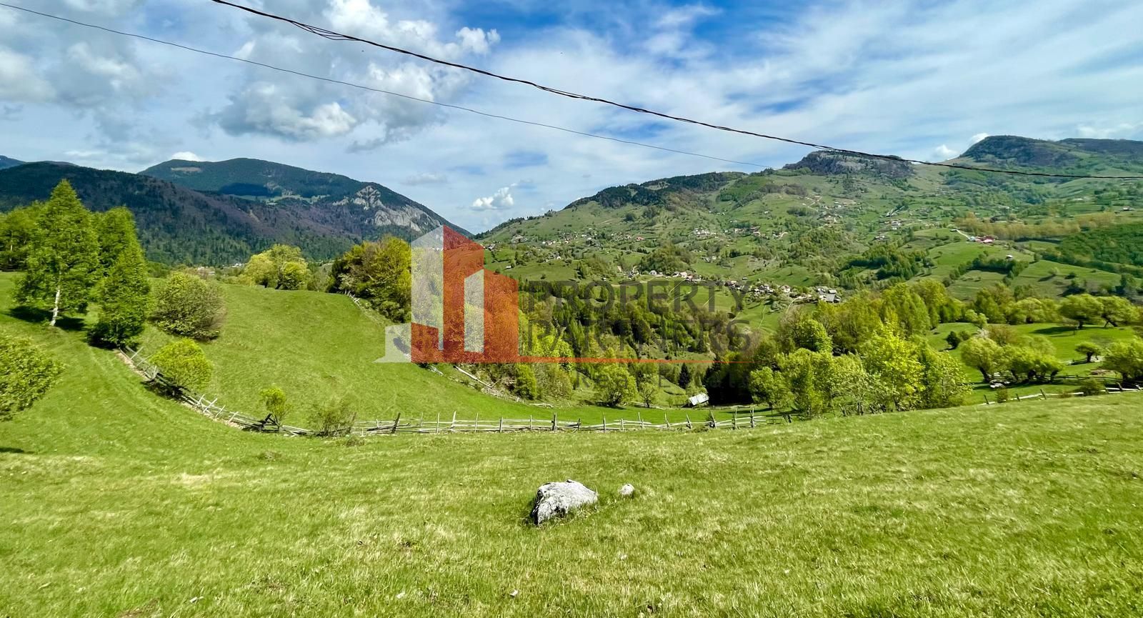 Teren in sat Pestera, comuna Moeciu. - Poză 4