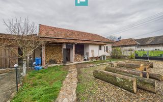Casă renovată în localitatea Comănești, Arad - Poză 24