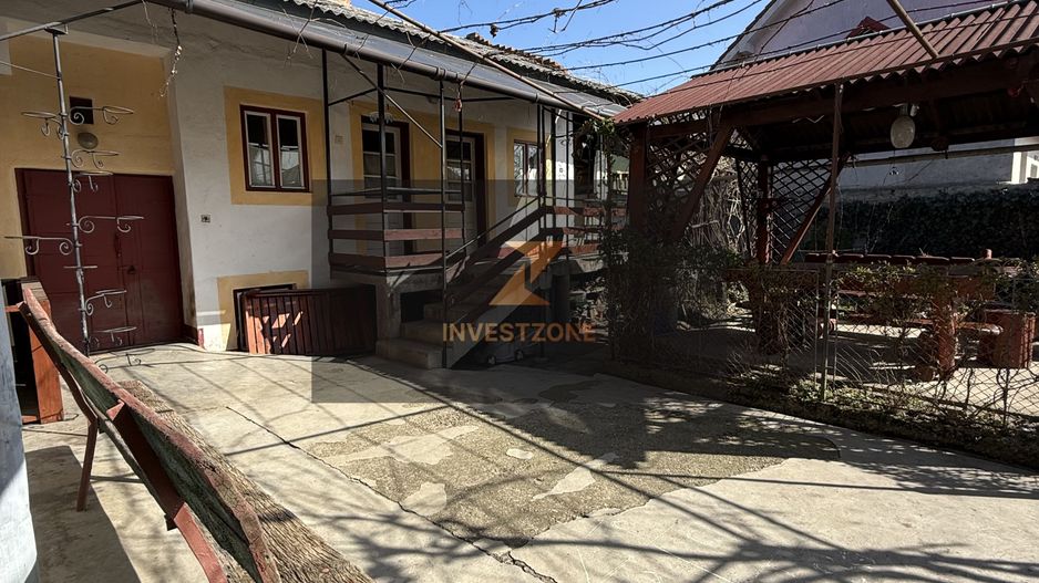 Apartament la casă cu curte proprie 311 mp și acces auto Ioșia, Oradea - Poză 16