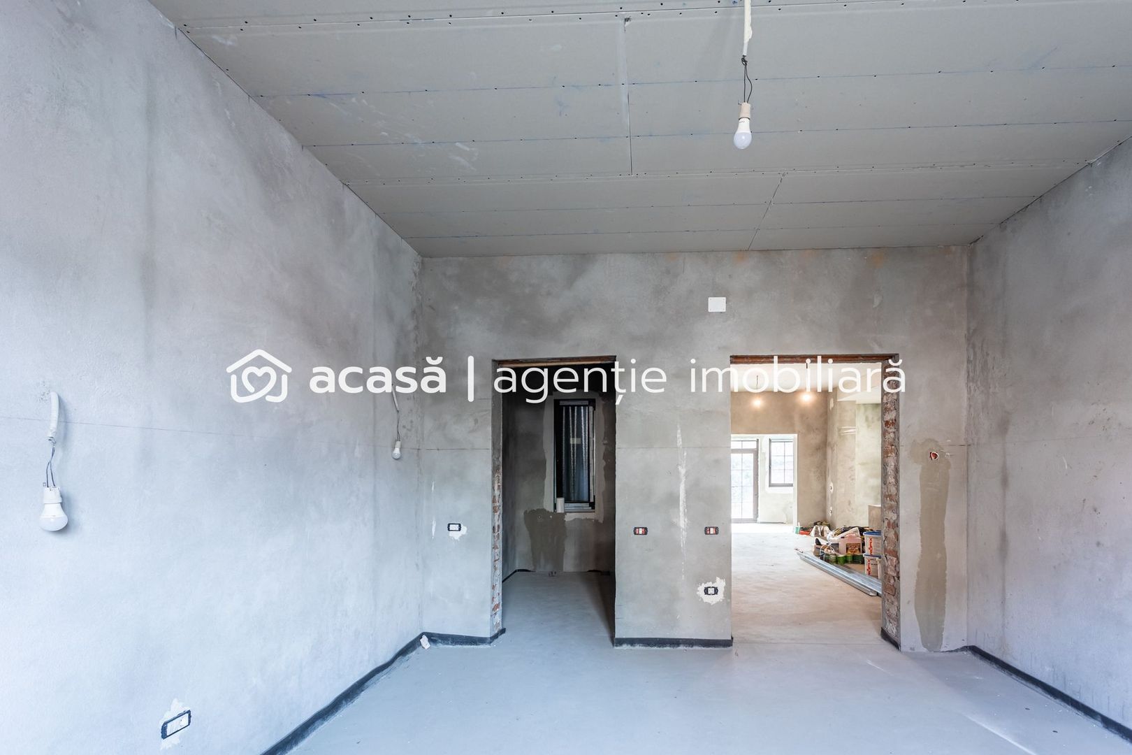 Casă / Vilă semifinisată cu destinații multiple zona centrală - Poză 16