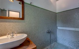 Etaj in vila ideal atelier, cabinet sau locuit, hub, activitati creative - Poză 11