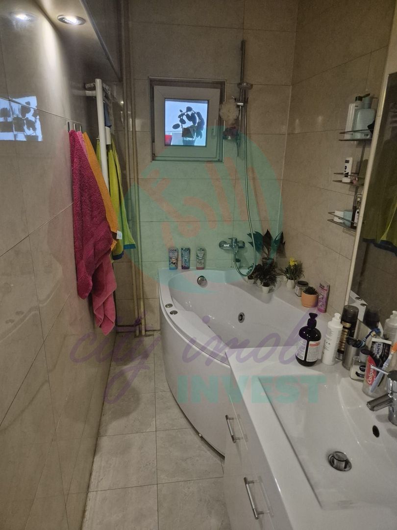 3 camere Unirii -Libertății | Vedere Parlament & Catedrală | Bloc 1992 - Poză 11