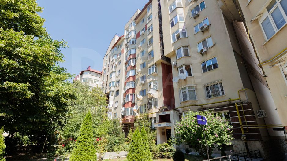 Vânzare, apartament, 3 camere, str. Mitropolit Petru Movilă, Centru - Poză 1